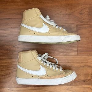 Nike Women’s Blazer Mid